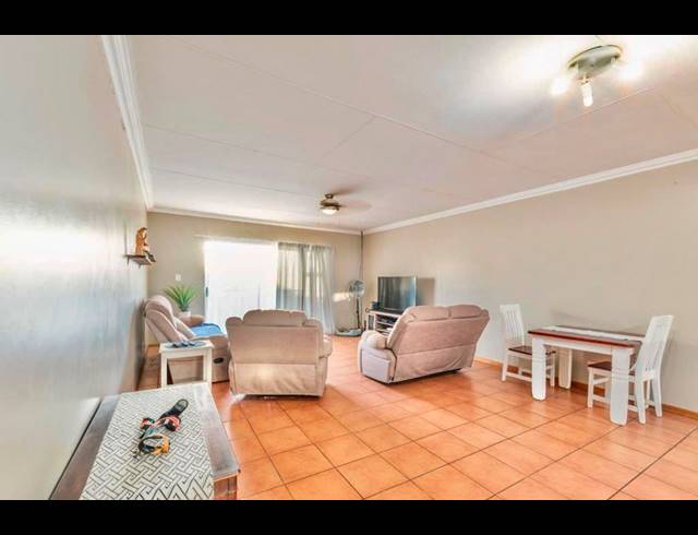 2 BEDROOM TOWNHOUSE FOR SALE IN BENDOR